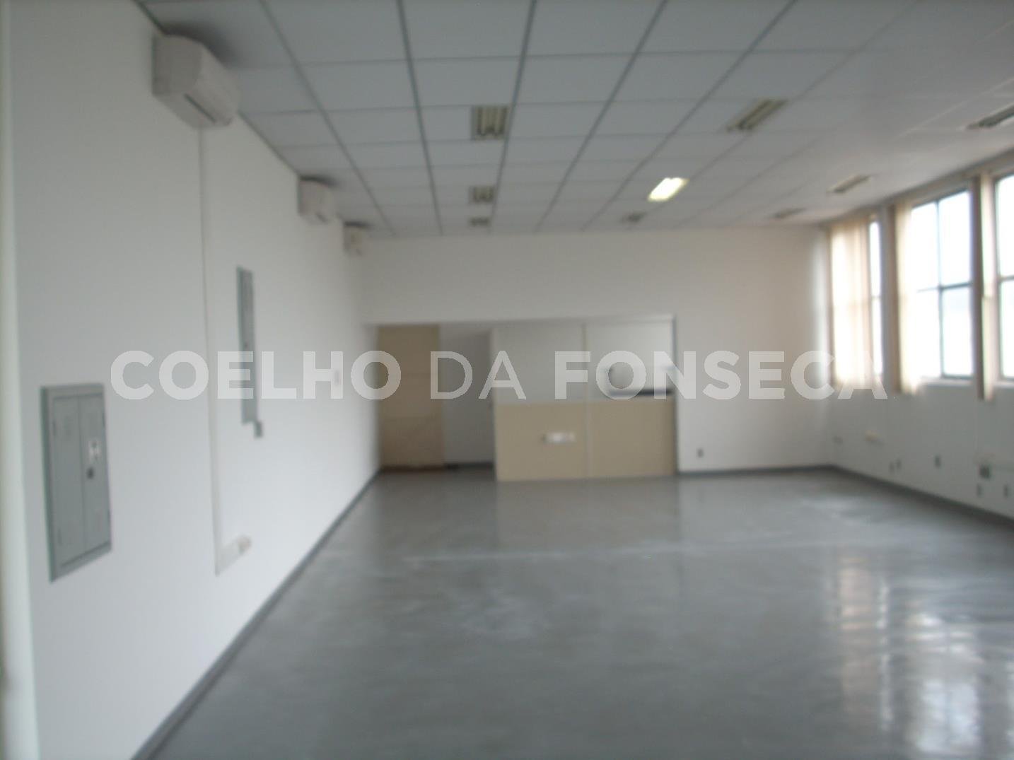 Escritótio comercial 1