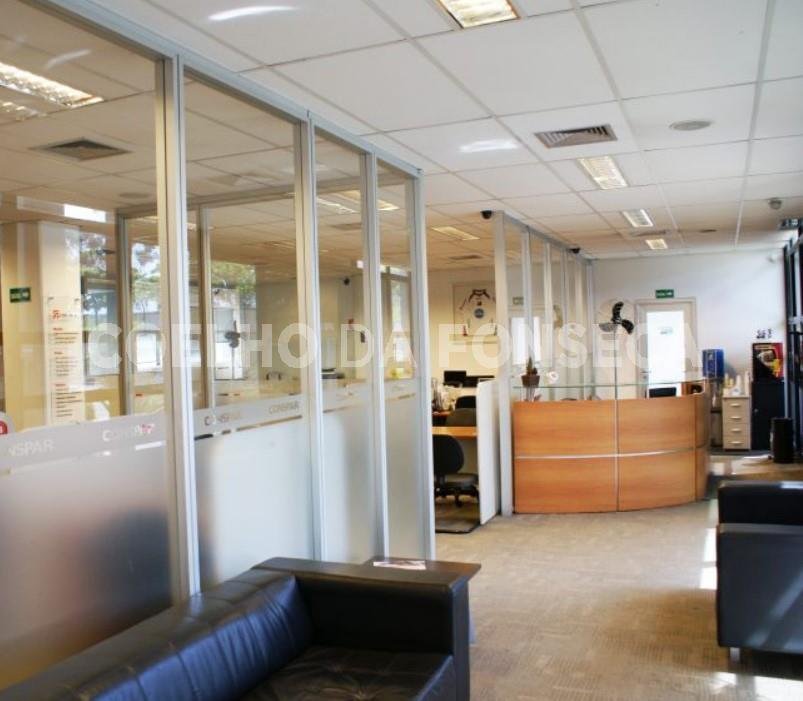 Escritótio comercial 1