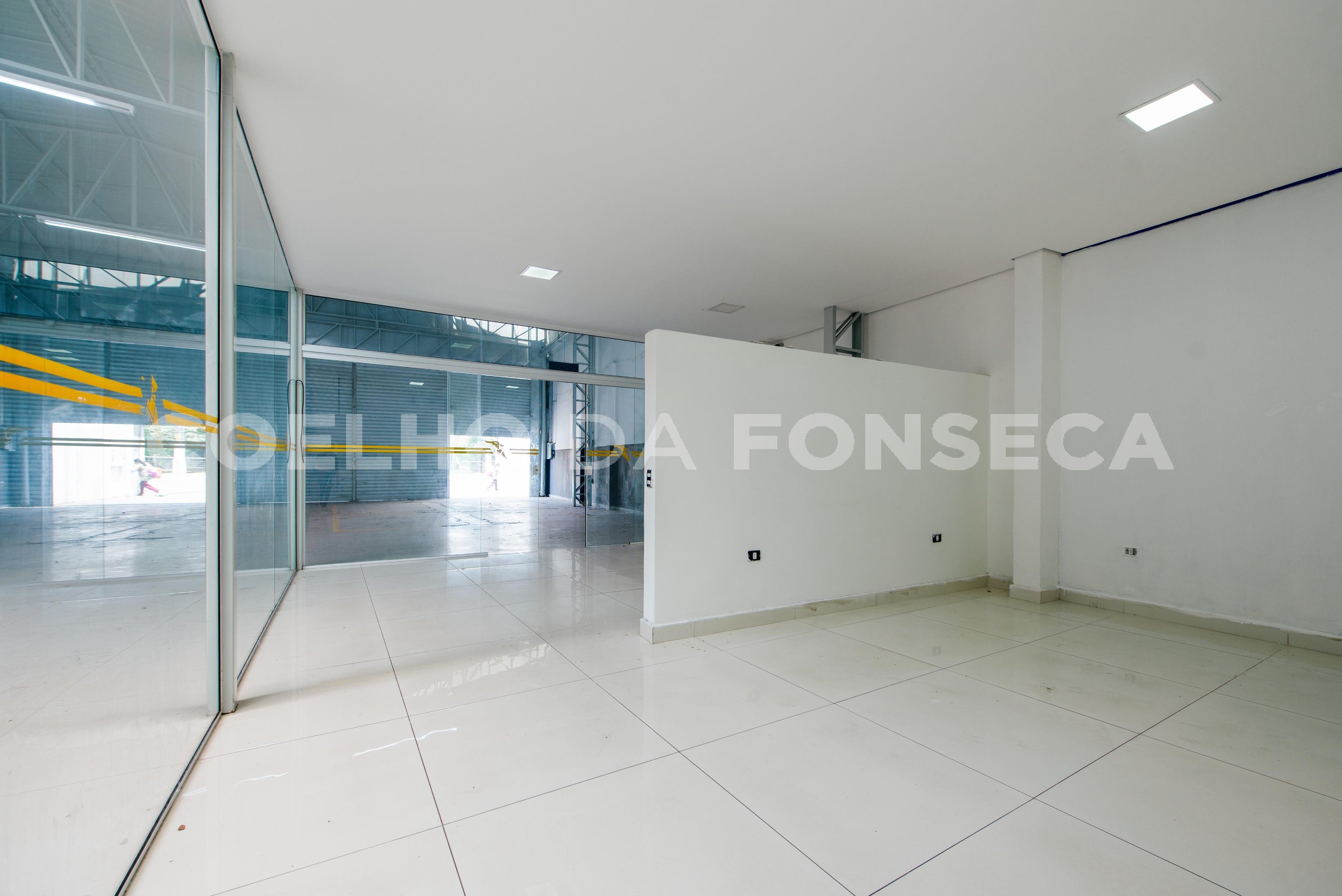 Escritótio comercial 1