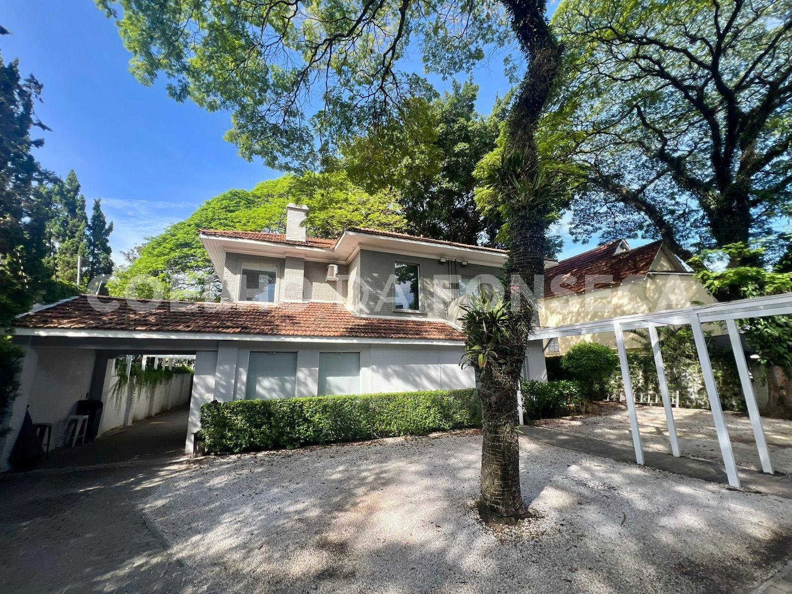 Escritótio comercial 1