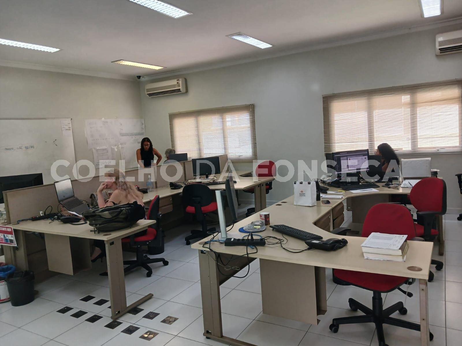 Escritótio comercial 1