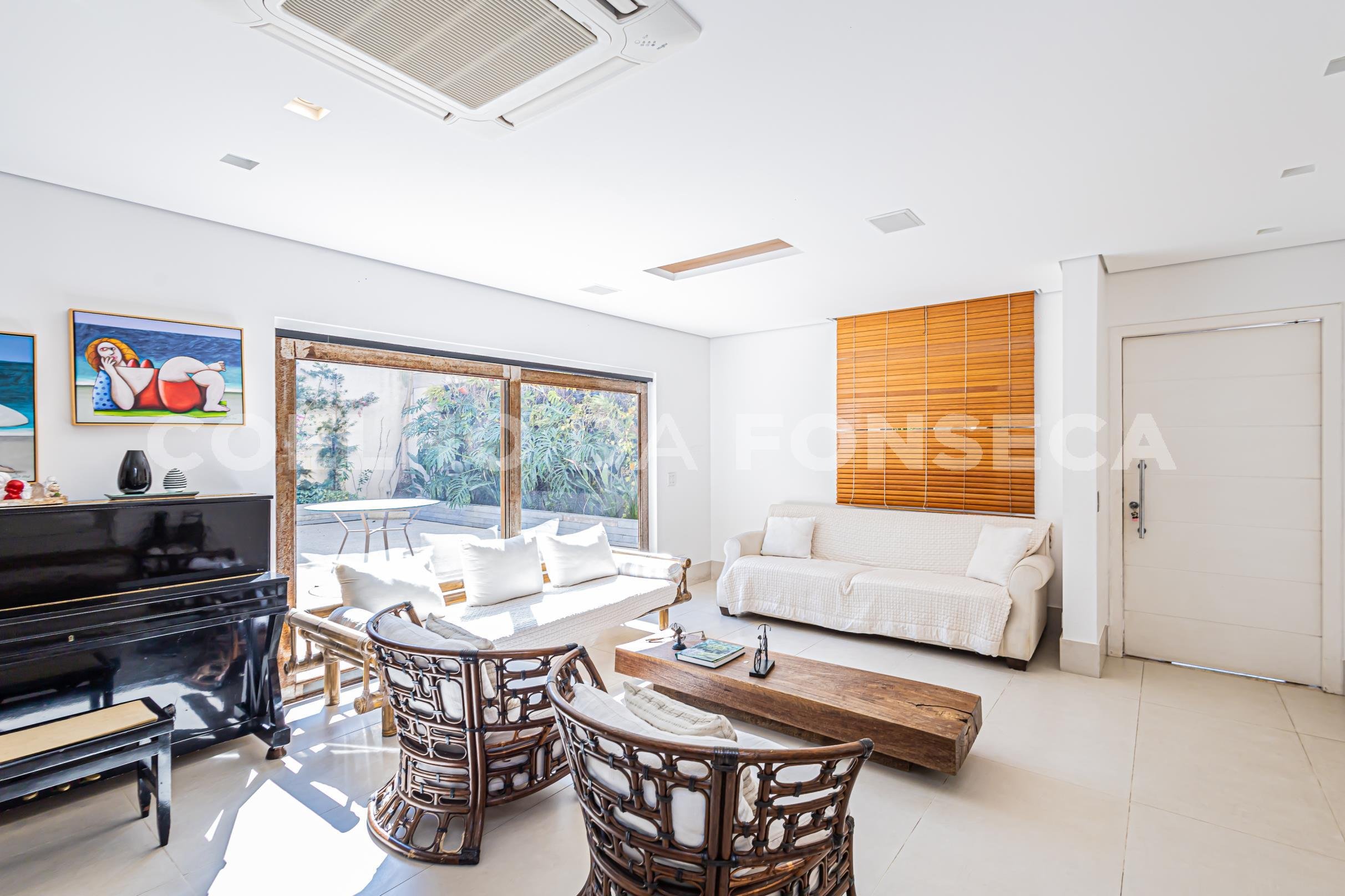 Sala (2)