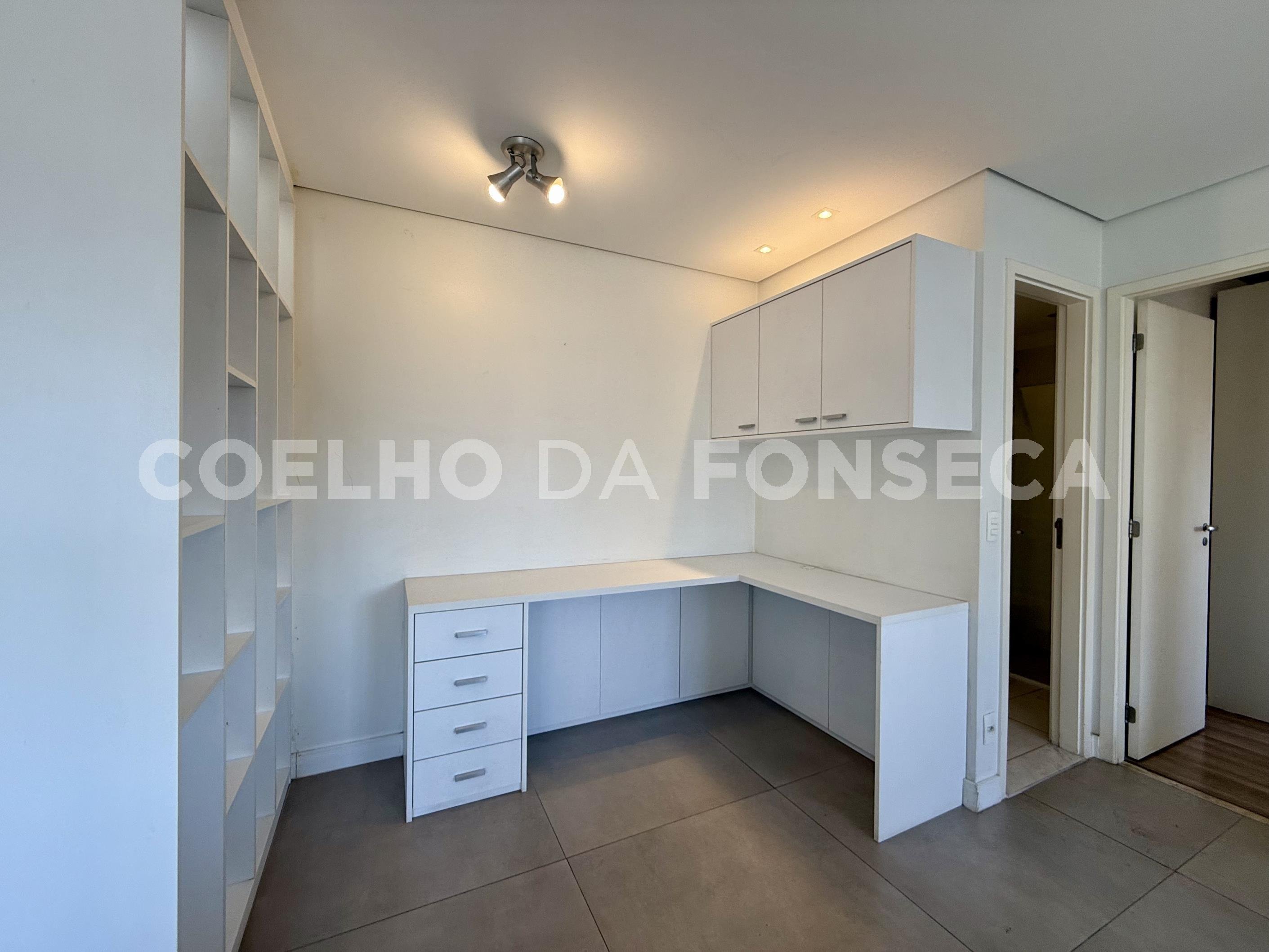 Escritótio comercial 1