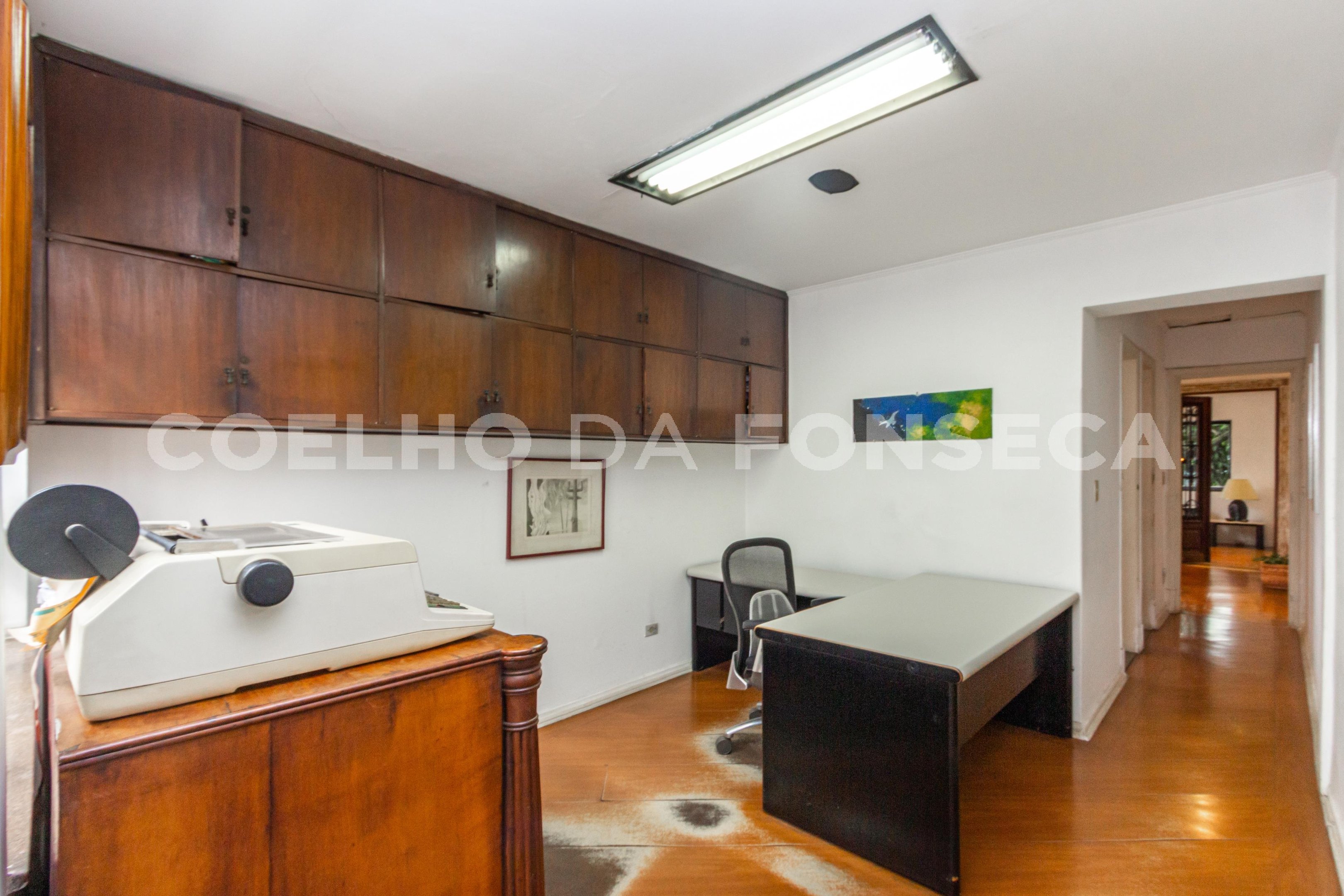 Escritótio comercial 1