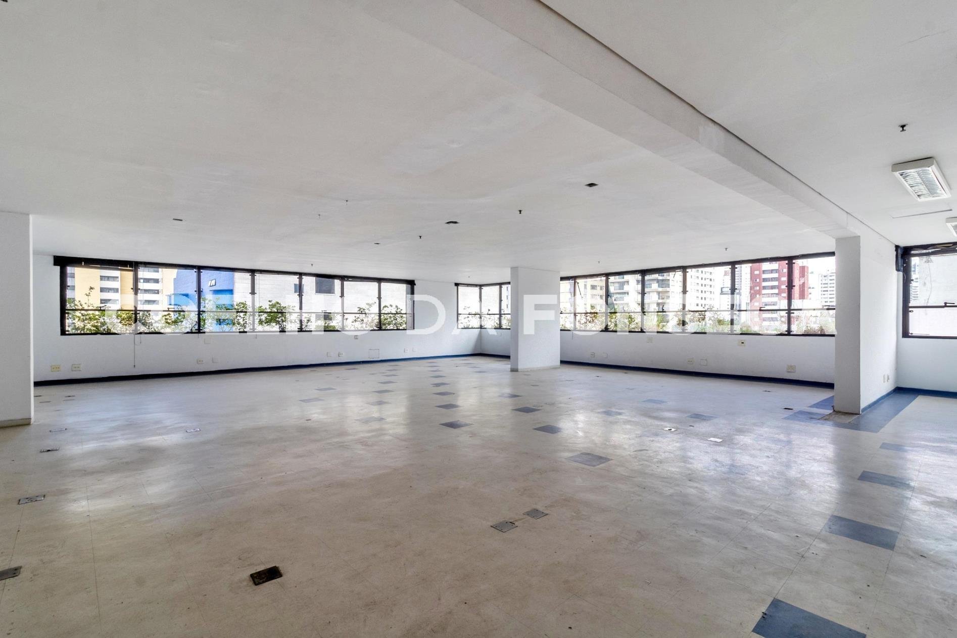 Conjunto Comercial 1