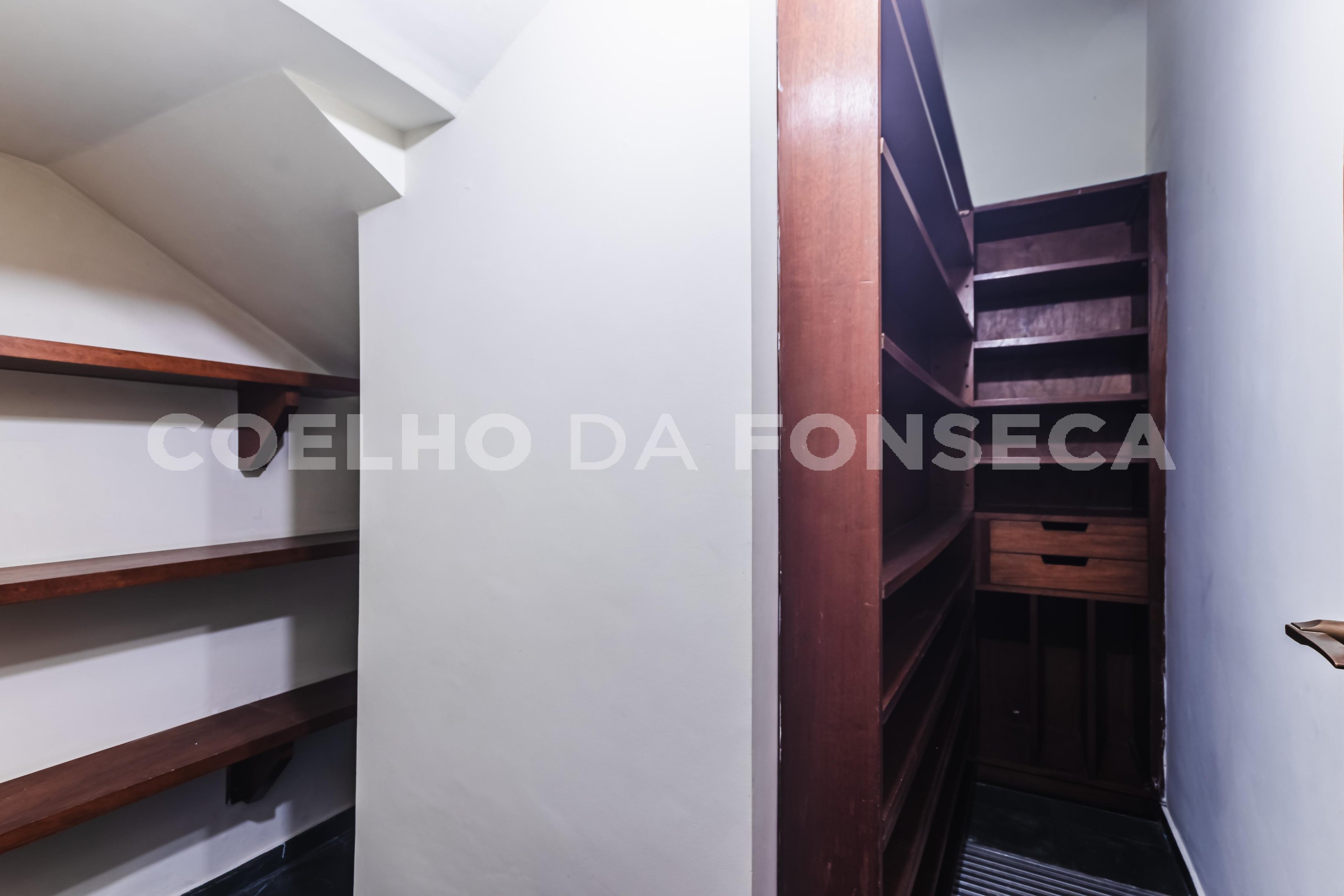 Adega