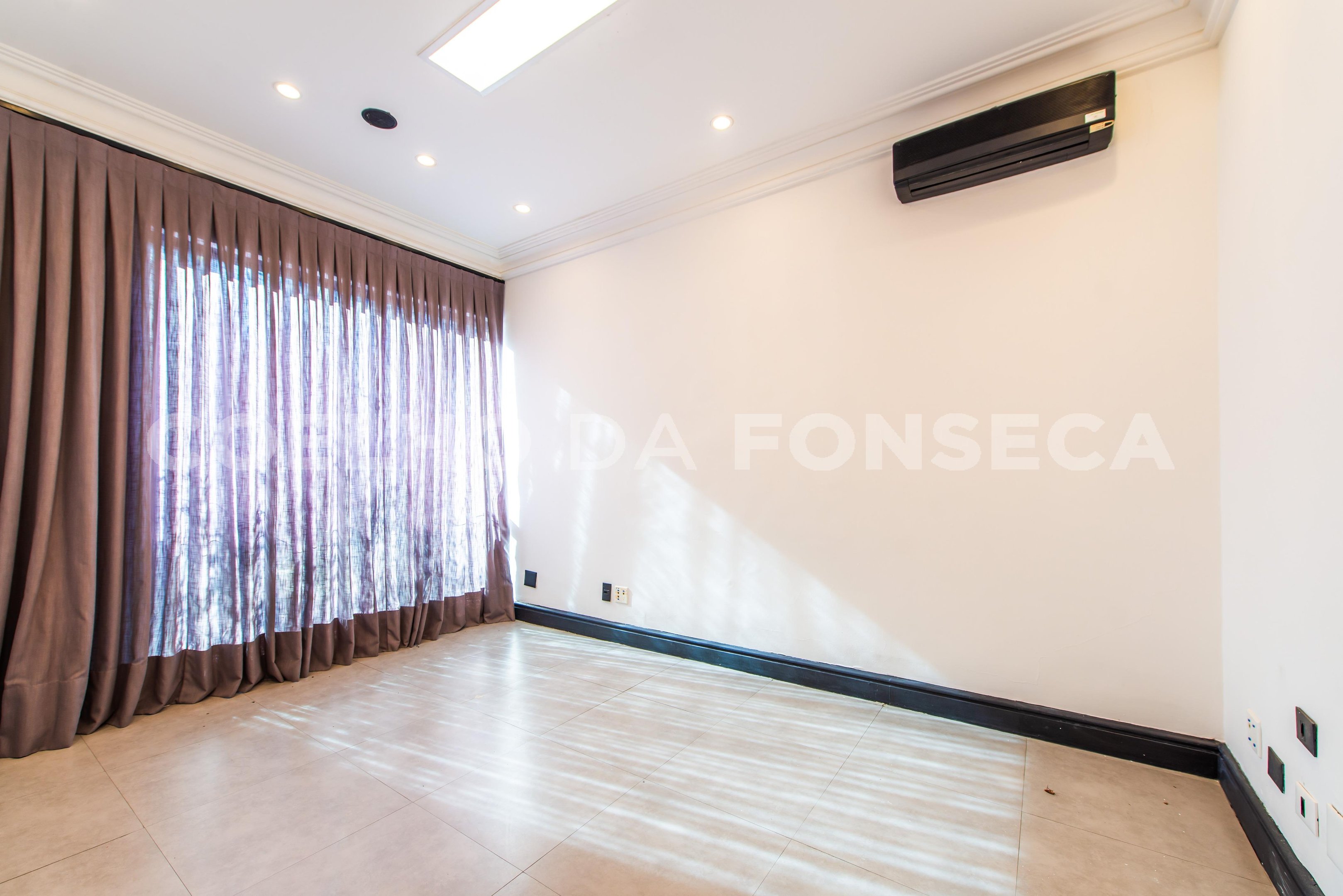 Sala (2)