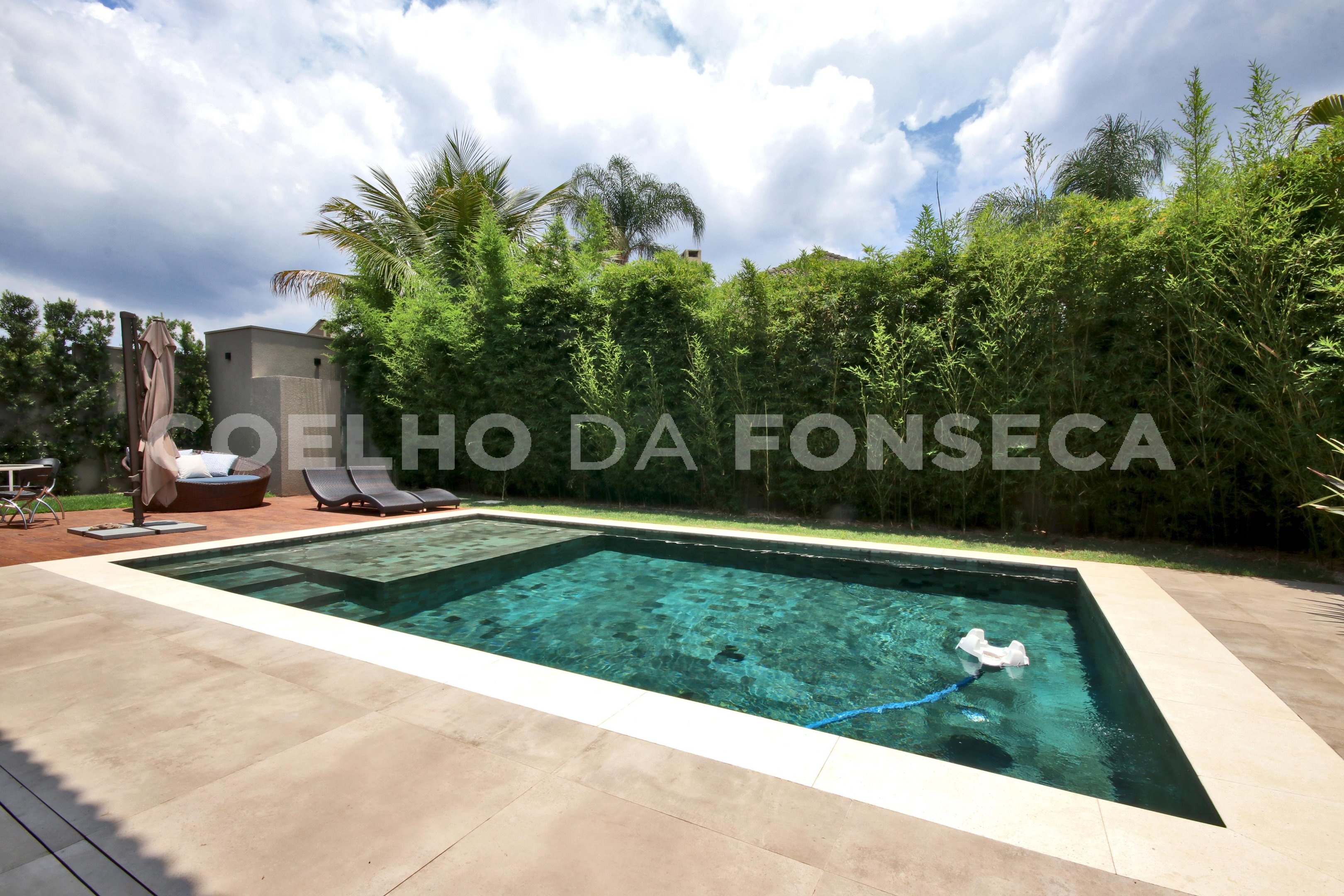 Residência de Alto Padrão no Malville I - Coelho da Fonseca.