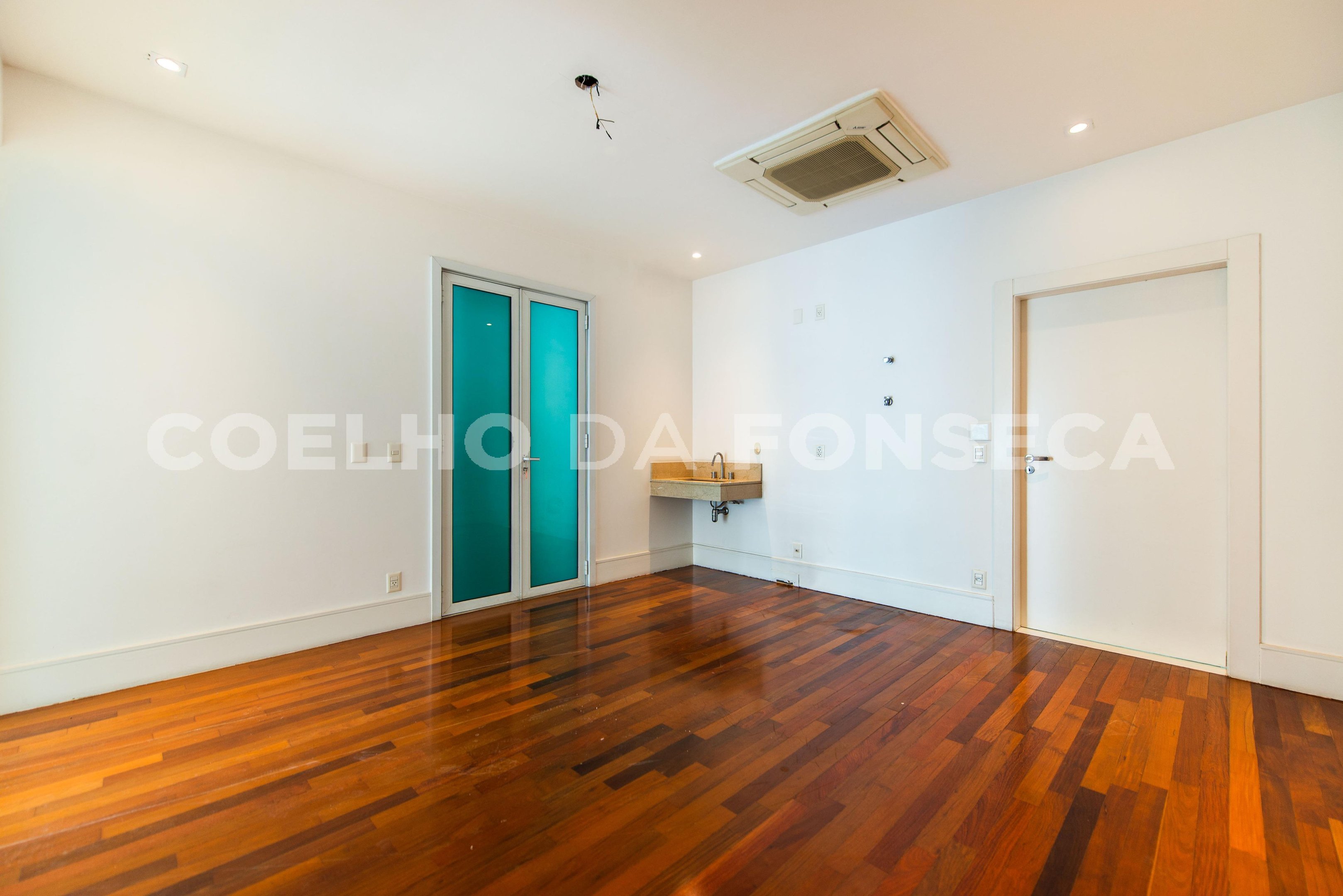 Sala (2)