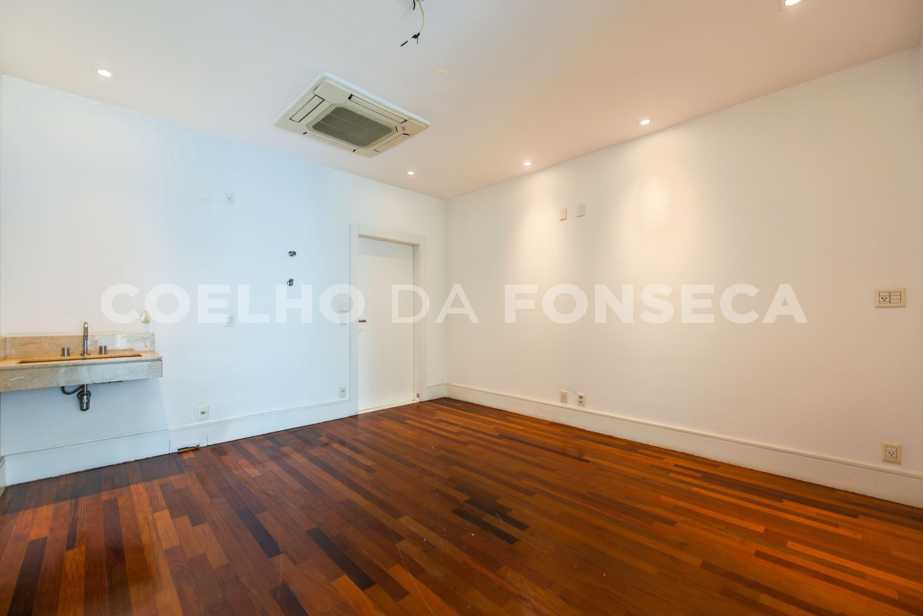 Sala (2)