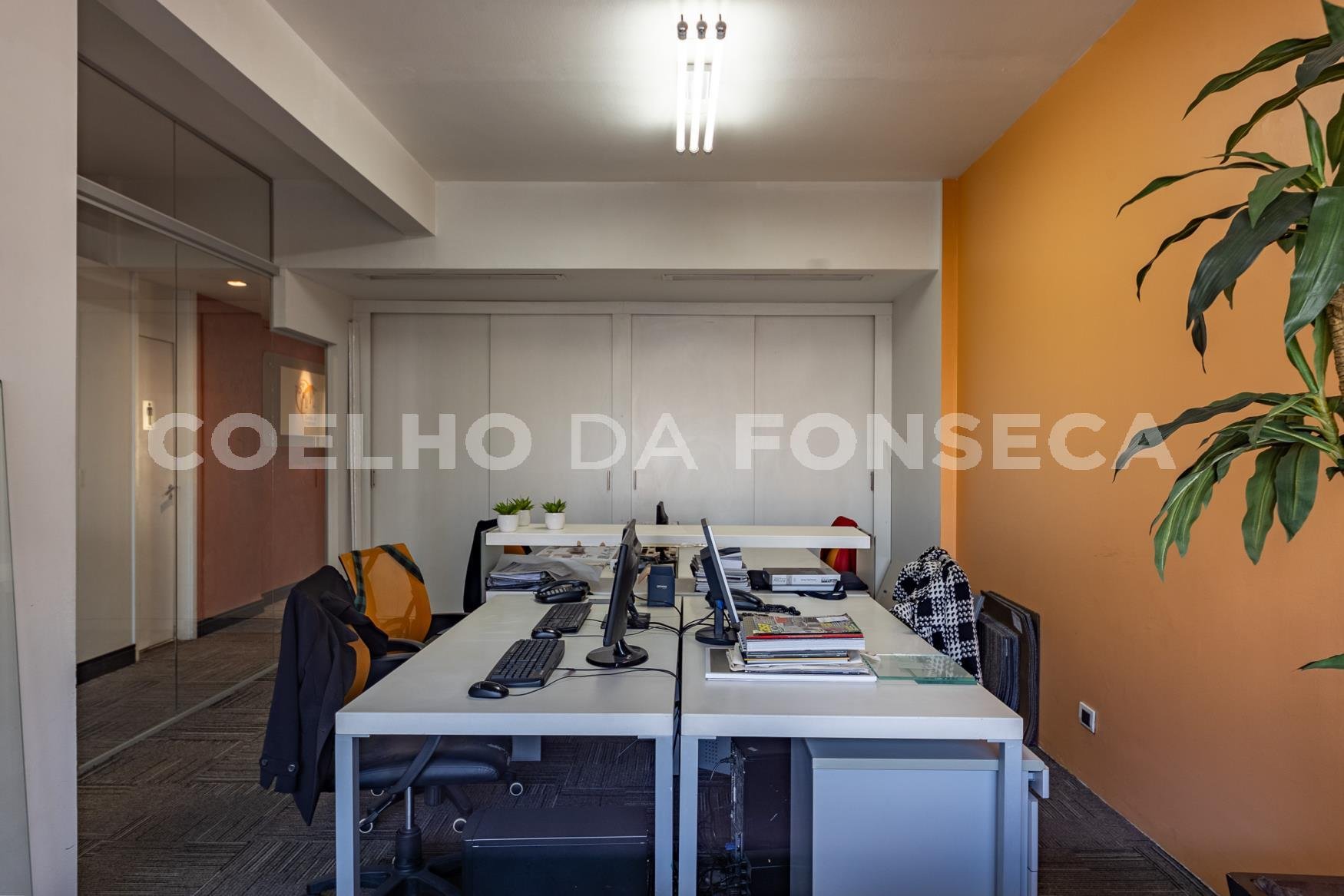 Escritótio comercial 1