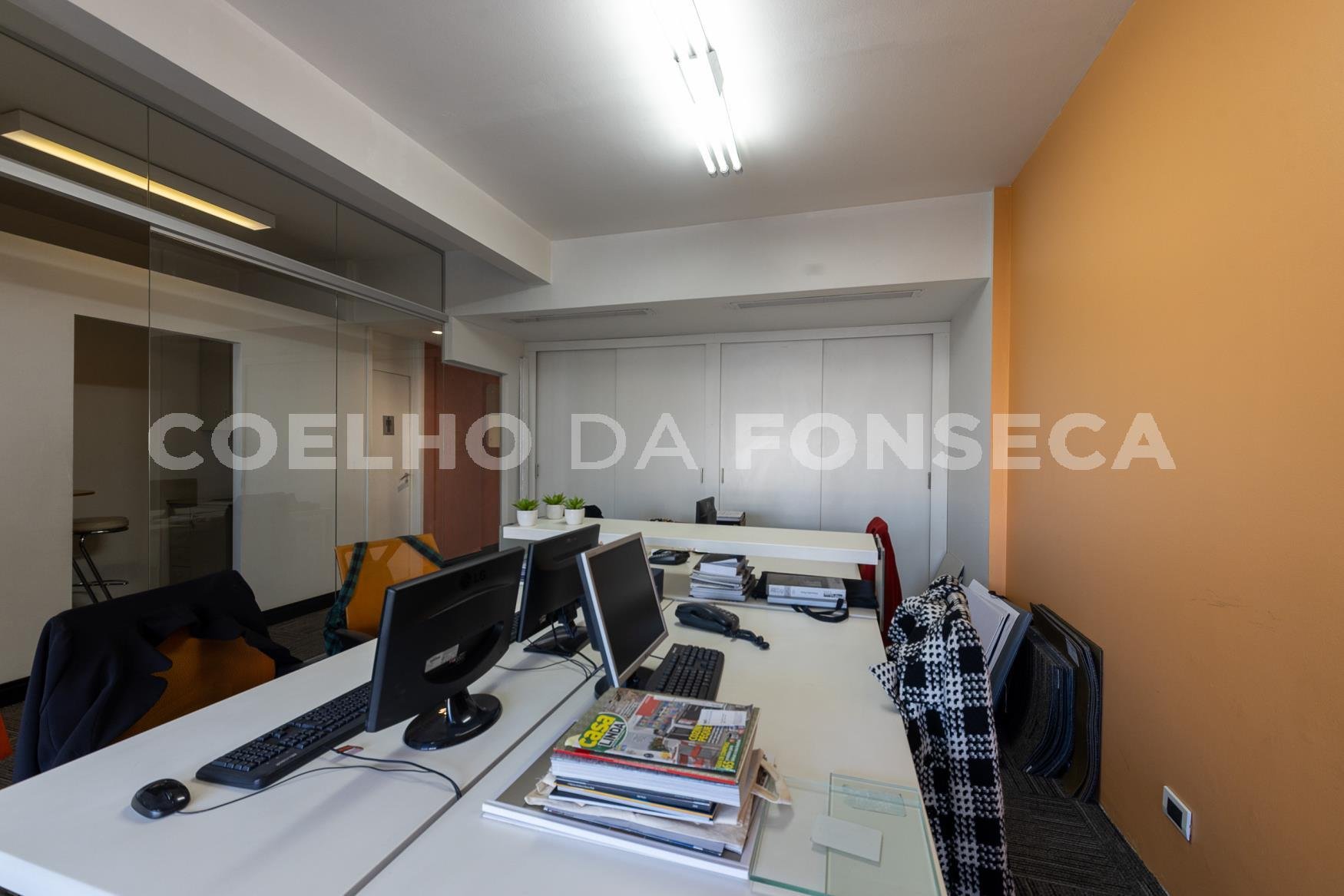 Escritótio comercial 1